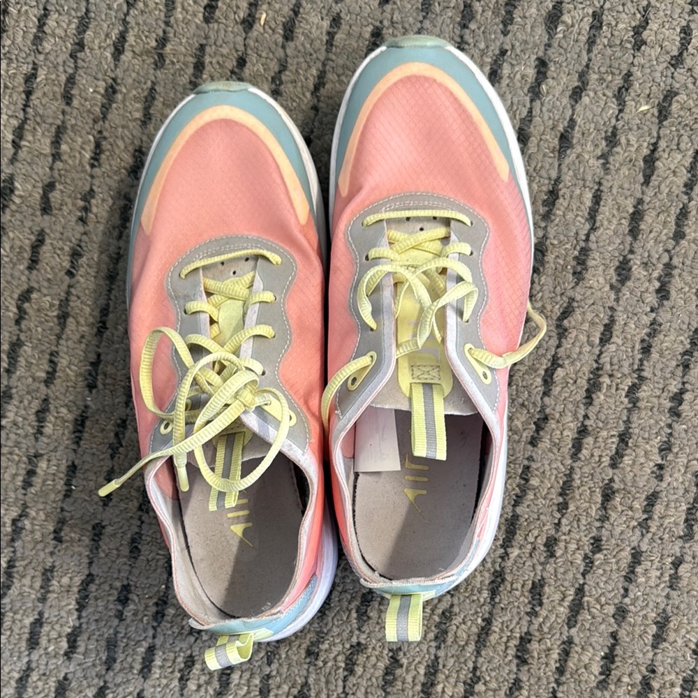 Pink Nike Air Max Size 6.5